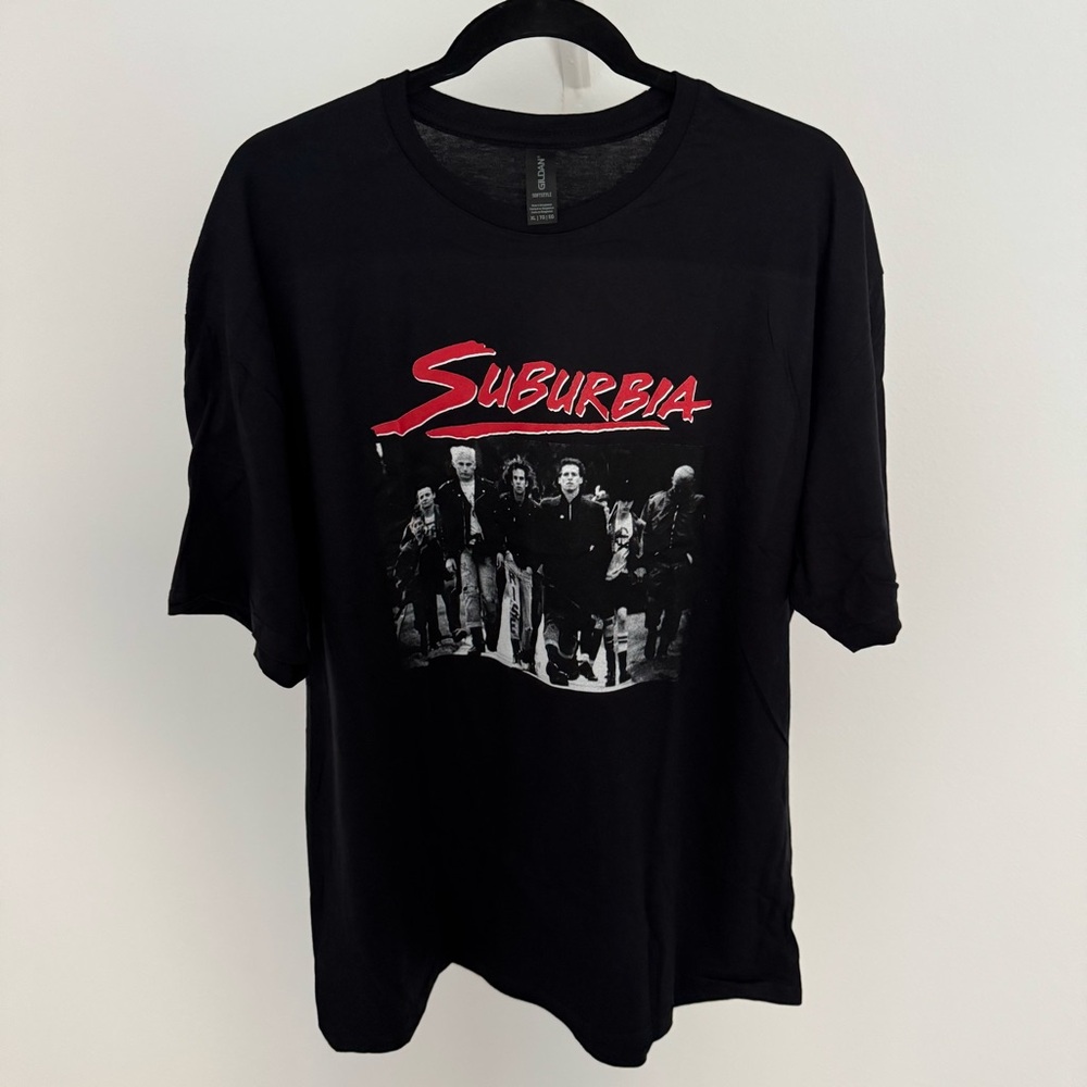 Suburbia black logo t-shirt